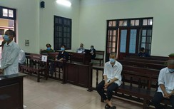 4 đối tượng kẹp cổ, hành hung cán bộ phòng dịch Covid-19 lĩnh 30 tháng tù