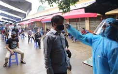 Hà Nội đồng loạt xét nghiệm nhanh Covid-19 tại các chợ đầu mối