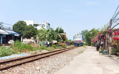 Tai nạn rình rập vì nhà dân nằm trong hành lang đường sắt