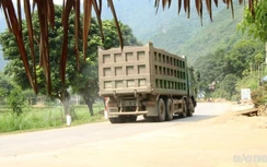 Xử lý xe quá khổ, quá tải trên QL15A sau phản ánh của Báo Giao thông