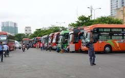 TP.HCM: Xe khách, taxi, bến phà được hoạt động, xe buýt tiếp tục dừng