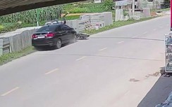 Tài xế lái ô tô 5 chỗ hất văng thanh niên đi xe máy lên không trung