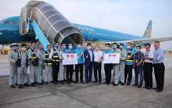 Ông Hạnh Nguyễn thuê chuyên cơ, gửi đồ bảo hộ cho Philippines chống Covid