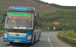 Lạnh người cảnh xe khách vượt kiểu "cướp" đường, suýt gây tai nạn