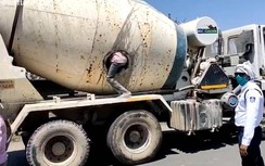 18 thanh niên trốn trong bồn trộn bê tông "thông chốt" kiểm dịch Covid-19