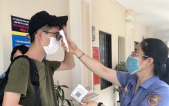 Hành khách vẫn phải kiểm tra thân nhiệt, khai báo y tế trước khi đi tàu hỏa