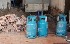 Cháy cơ sở sang chiết gas, ngọn lửa bao trùm căn nhà ba tầng