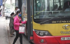 Cận cảnh buýt Hà Nội thưa vắng khách sau bỏ giãn cách vận tải