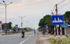 Biển báo không treo trên giá long môn, vi phạm tốc độ có bị phạt?