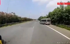 Video: Khoảnh khắc xe đưa dâu suýt gây tai nạn trên cao tốc