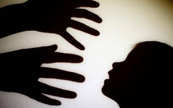 Đang ngủ trưa, bé gái 11 tuổi bị "yêu râu xanh" xâm hại tình dục