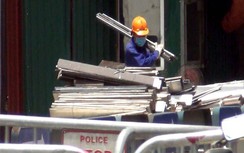 Cận cảnh tòa nhà 8B Lê Trực buổi đầu cưỡng chế giai đoạn 2