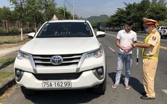 CSGT Đà Nẵng xử lý ô tô chở khách trá hình Huế - Đà Nẵng