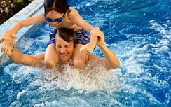 Tin giải trí ngày 17/5: Người đàn ông lạ bên gia đình diva Hồng Nhung