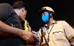 Vi phạm nồng độ cồn, tài xế nổi cáu chỉ mặt phóng viên vì xin xỏ bất thành