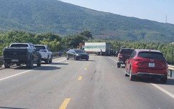 Hầm đèo Ngang tắc do tai nạn liên hoàn giữa 4 xe ô tô