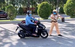 CSGT TP.HCM xử phạt nhiều xe máy không mang giấy tờ