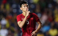 Vì sao bầu Hiển chấp nhận để Văn Hậu ở lại Hà Lan?