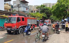 Hà Nội: Khu nhà tạm trong ngõ bất ngờ bốc cháy giữa trưa nắng