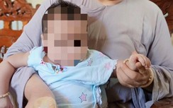 Bạc Liêu: Xót xa bé gái 3 tháng tuổi bị bỏ rơi ở cổng chùa kèm lời nhắn gửi