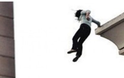 Người đàn ông nước ngoài nhảy lầu tử vong ở Bình Thuận