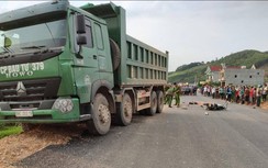 Xe máy đấu đầu xe thi công đường ở Bắc Giang, 1 người chết, 1 nguy kịch