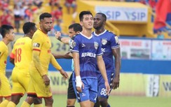 Thêm trụ cột tuyển Việt Nam chấn thương, HLV Park "méo mặt"