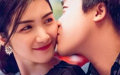 Khoe tình yêu 3 năm, Hòa Minzy ngầm xác nhận đã kết hôn?