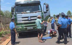 Phạt xe chở quá tải 24,9 triệu, nhiều kẻ lạ mặt vây thanh tra giao thông