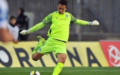 Thủ thành Việt kiều Filip Nguyễn lại ghi dấu ấn đặc biệt