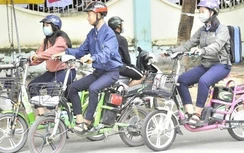 Phải có giấy phép lái xe mới được điều khiển xe đạp điện