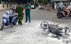 2 tên nghi cướp giật, vứt xe bốc cháy tháo chạy vẫn không thoát ở TP.HCM