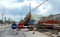 Bạc Liêu: Bức xúc bồi thường GPMB, 1 hộ dân đem xe cuốc chặn đường