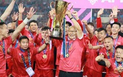 Đang cơn “hạn hán”, HLV Park Hang-seo nhận “mưa rào”