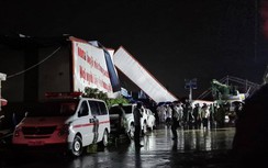 Video: Khoảnh khắc lốc xoáy cuốn bay nhà, 3 người chết, 18 người bị thương