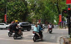 “Dở khóc dở cười” giữa ngã tư vì... đèn tín hiệu chập chờn