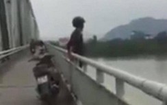 Cảnh sát 113 giải cứu người đàn ông nhảy cầu Nhật Lệ 1 tự vẫn