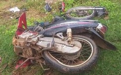 Xe tải tông xe máy gãy đôi, người đàn ông bị chấn thương sọ não