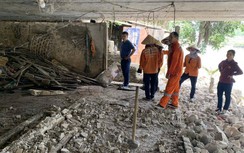 Nghệ An: Ngang nhiên lấn sông, chiếm gầm cầu QL1 làm chuồng trại