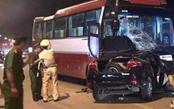 Video: Hiện trường TNGT ô tô 4 chỗ đấu đầu với xe khách ở Sầm Sơn