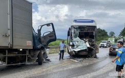 Liên tiếp 2 vụ tai nạn liên hoàn khiến 5 người bị thương, QL6 ùn tắc cục bộ