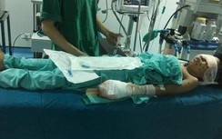 Phế liệu phát nổ, nam thiếu niên 13 tuổi có nguy cơ mù 2 mắt