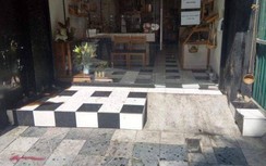 Nghi vấn tố cáo vi phạm, một hộ dân liên tục bị kẻ xấu ném chất bẩn vào nhà