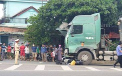 Nam thanh niên tử vong sau cú va chạm cực mạnh với ô tô đầu kéo