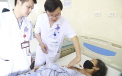 Bỏ dở điều trị, người phụ nữ nhập viện với khối u vú lớn hơn trái bưởi