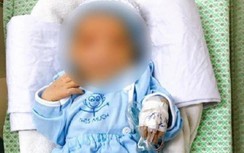 Bé sơ sinh bị bỏ rơi ở hố ga đã tử vong: Người mẹ đối mặt tội giết người