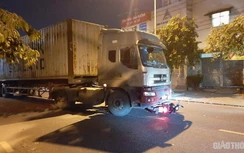 Nghi say xỉn đâm vào xe đầu kéo, người thân còn đòi “ăn thua” với tài xế