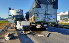 Xe tải đấu đầu xe container, 1 người tử vong