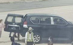 Phó bí thư Phú Yên được xe biển xanh đón tận cửa máy bay nói gì?