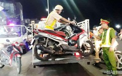 CSGT Quy Nhơn "mỏi tay" ghi phiếu phạt xe lôi, xe đậu đỗ sai chỗ